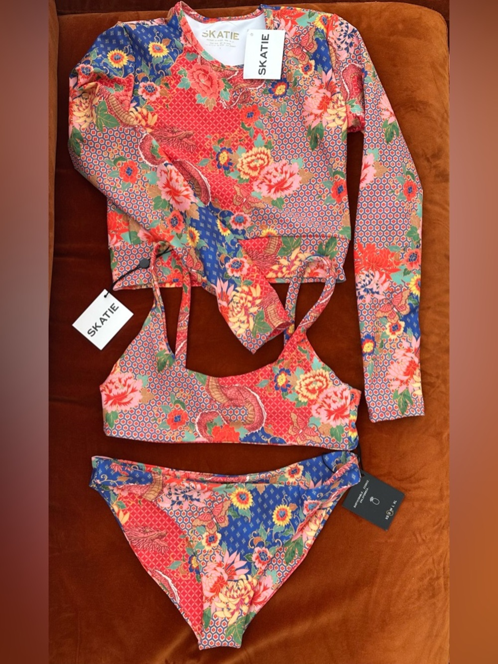 Skatie Swim Los Angeles NWT 3 Piece Swim Set Dragon Flowers Size Small